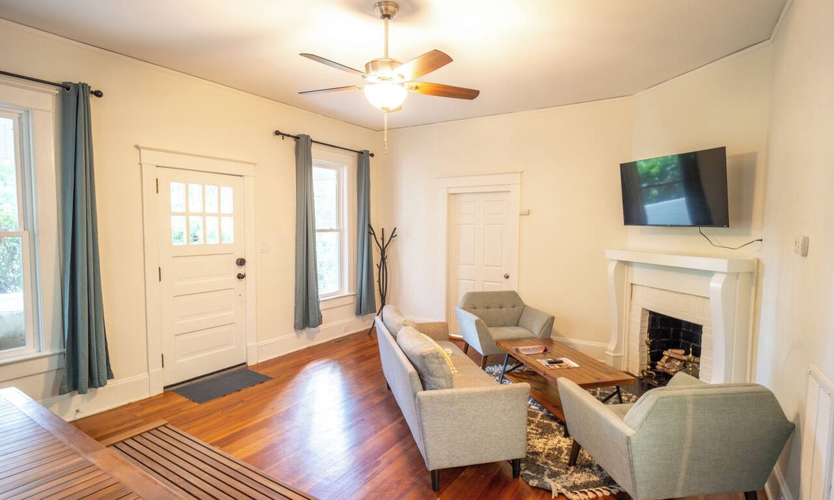 Durham Apartment | Walk to Duke Campus! 3 Bedroom in Trinity Park!