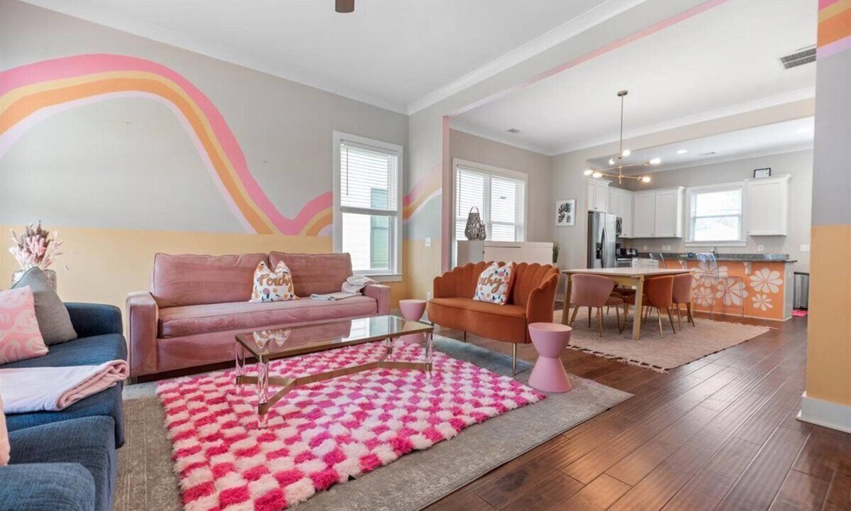 Midtown House | Walk to Forsyth, River Street, and Downtown! Pet Friendly, large fenced in yard!