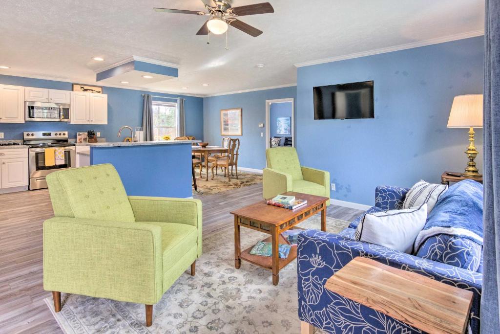 Tuxedo House | Walk to Lake Summit! Mountain-View Zirconia Home