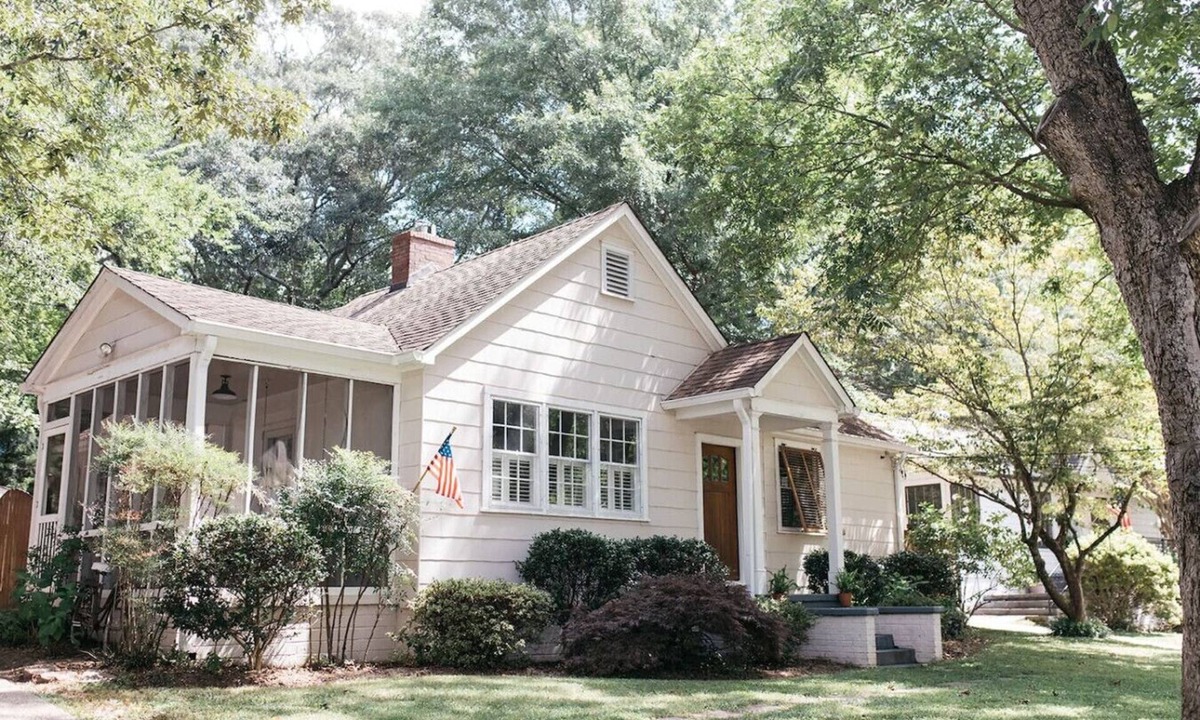 Marietta House | Walk to Marietta Square -The Cottage on Maple