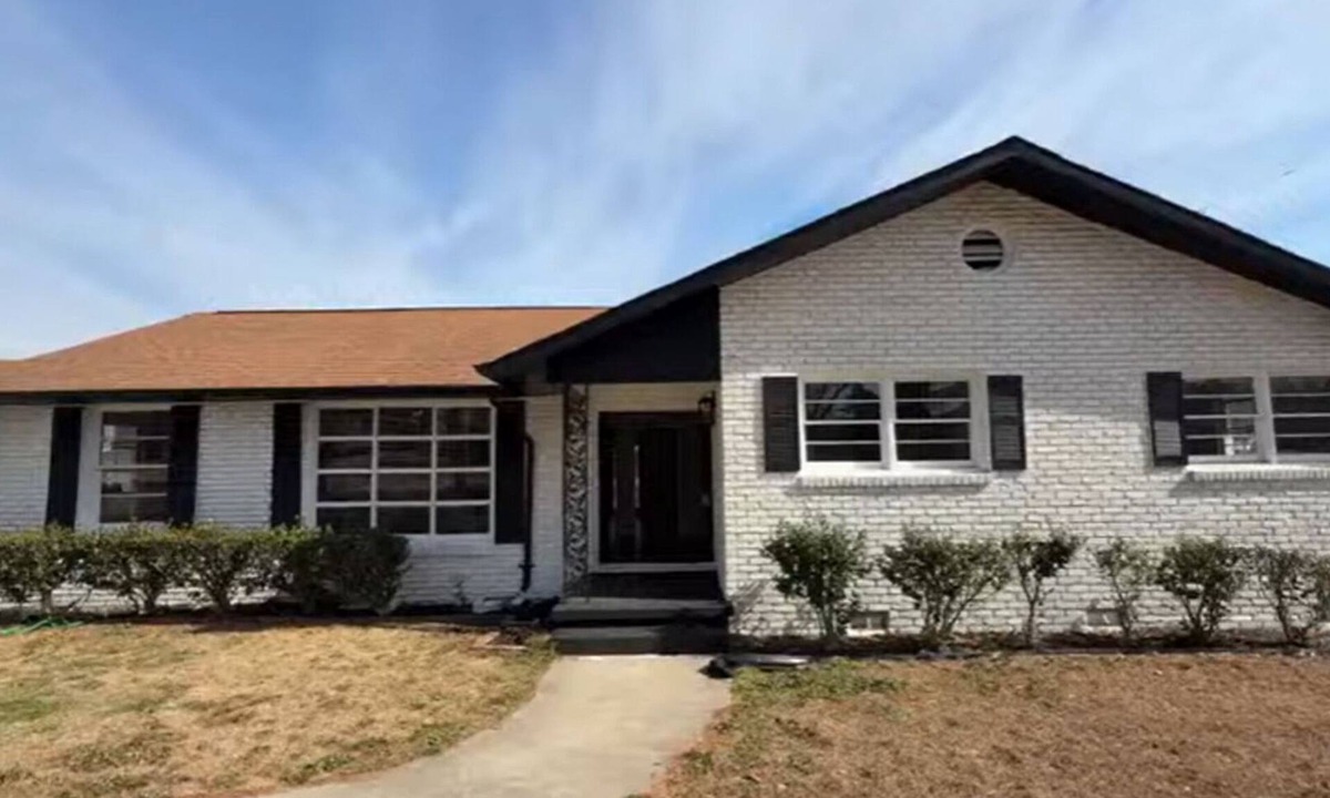 Clearwater House | Walk to Peach Jam! 3BR 2BA Sleeps 8