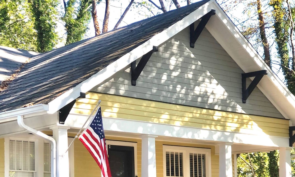 Morganton House | Walking distance to Downtown Morganton and scenic drive to mountain adventures.