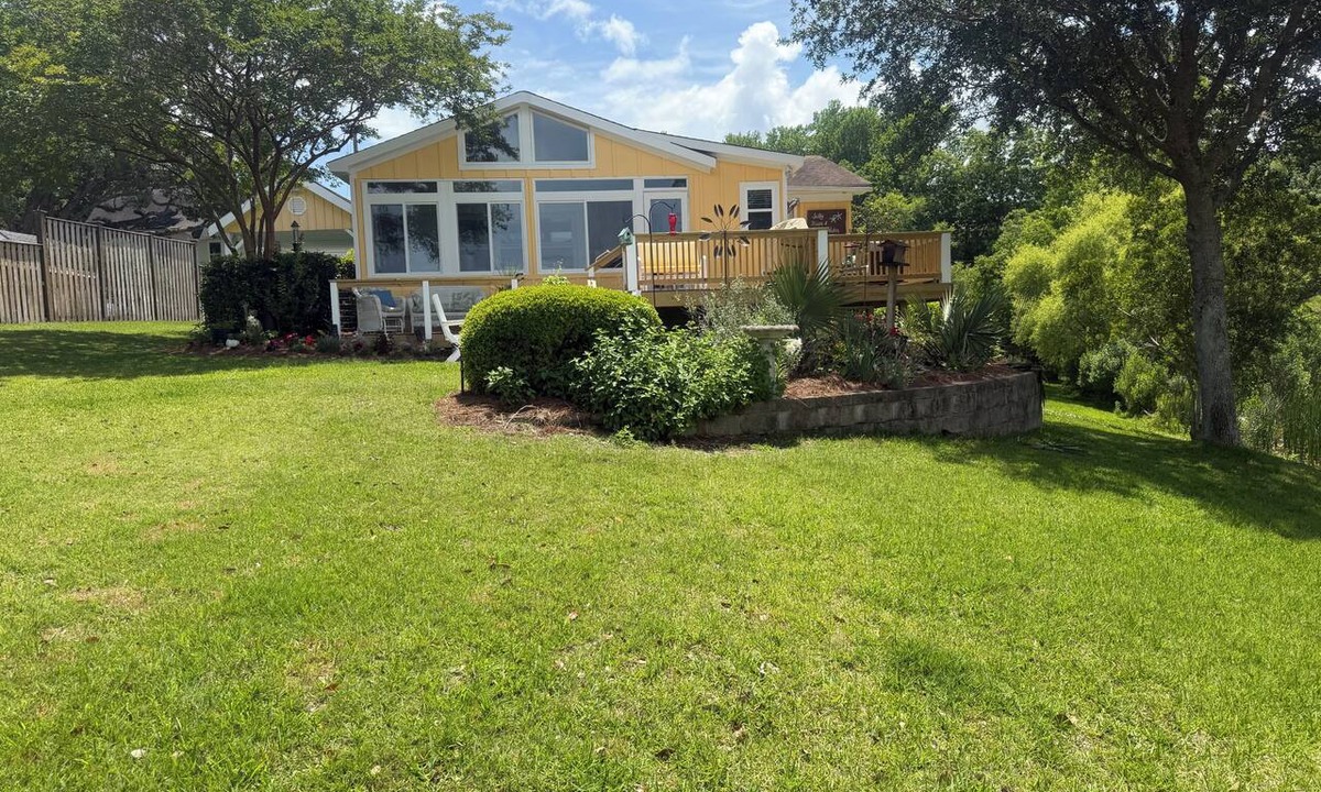 Ogden House | Waterfront-3BR 3BA-Family Dog Friendly-Deep Water-24’ Slip-ICW Access-Sleeps 8