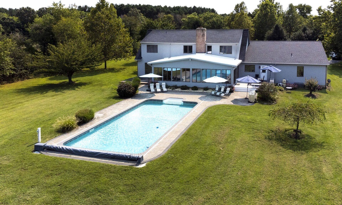 Unionville House | Waterfront 4 acre home with pool between the towns of St. Michaels & Easton!