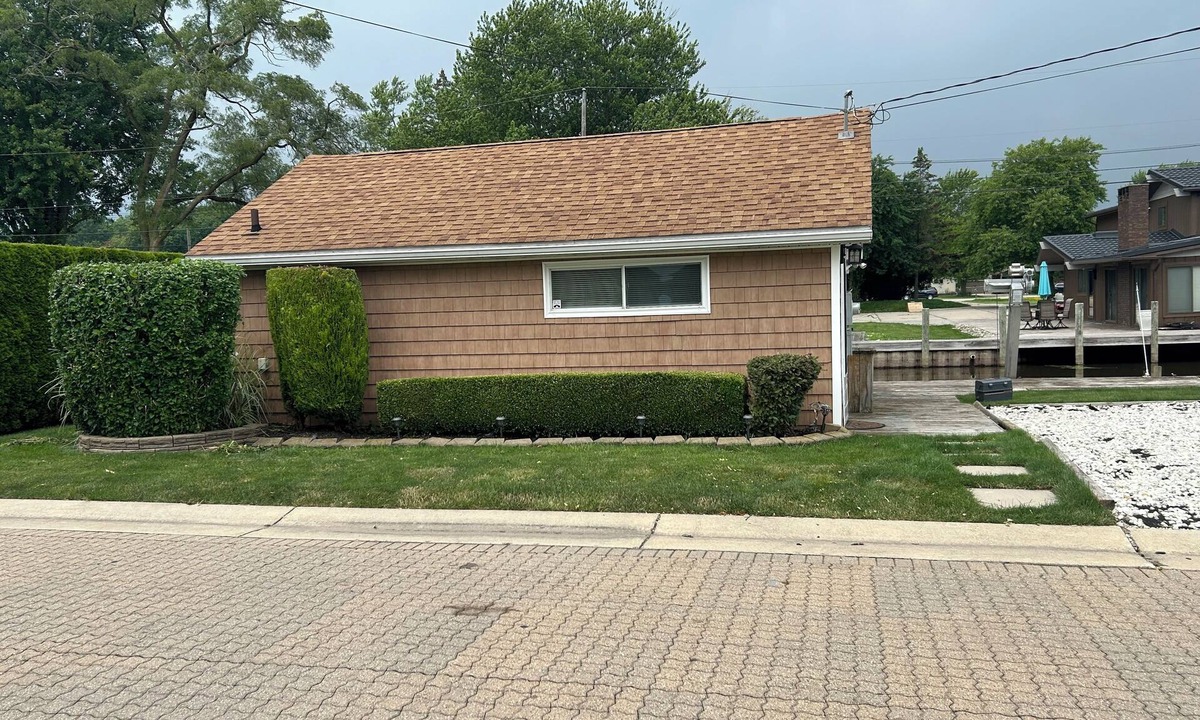 Anchor Bay Harbor House | Waterfront Cozy 1-bedroom house in welcoming New Baltimore