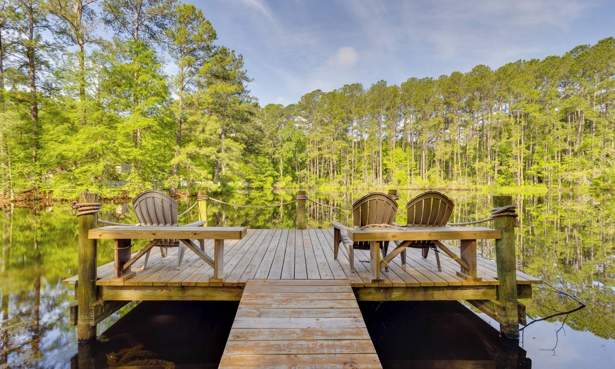 Tallahassee Cottage | Waterfront Home w/Fishing Dock in Tallahassee!