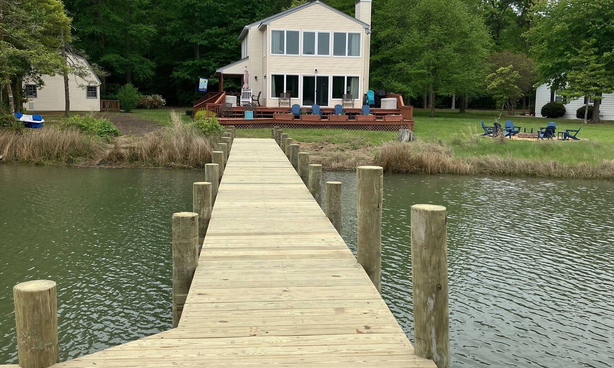 Port Haywood House | Waterfront Home w/Views from Every Room – Wake Up to Bay Sunrises! Pet Friendly