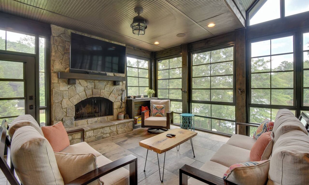 West Union House | Waterfront Lake Keowee Home w/Hot Tub & Views!