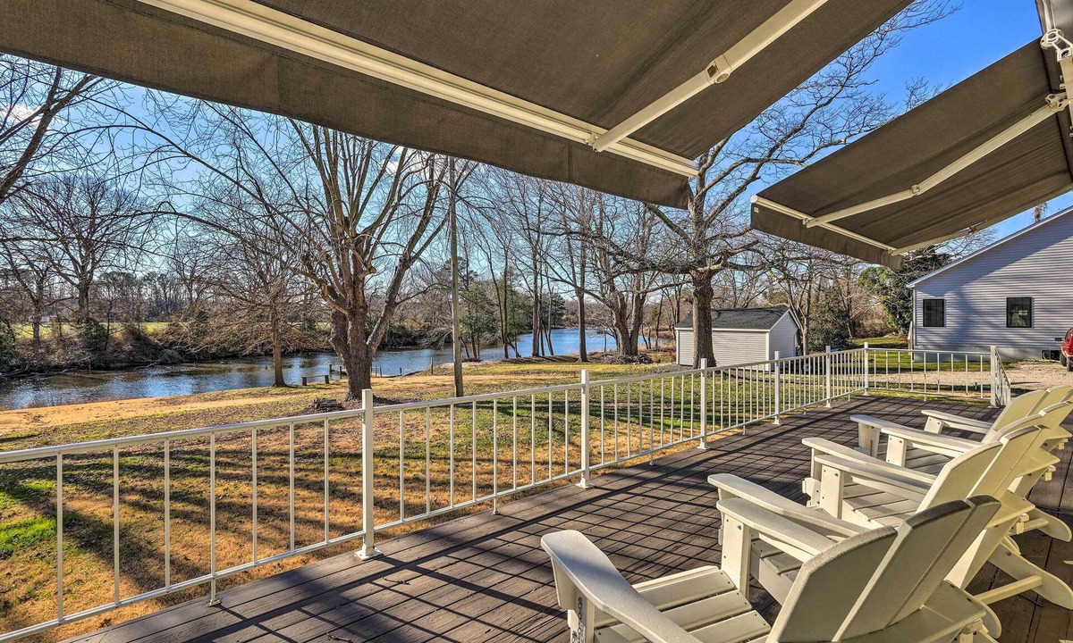 Cambridge House | Waterfront Retreat < 4 Mi to Dtwn Cambridge!