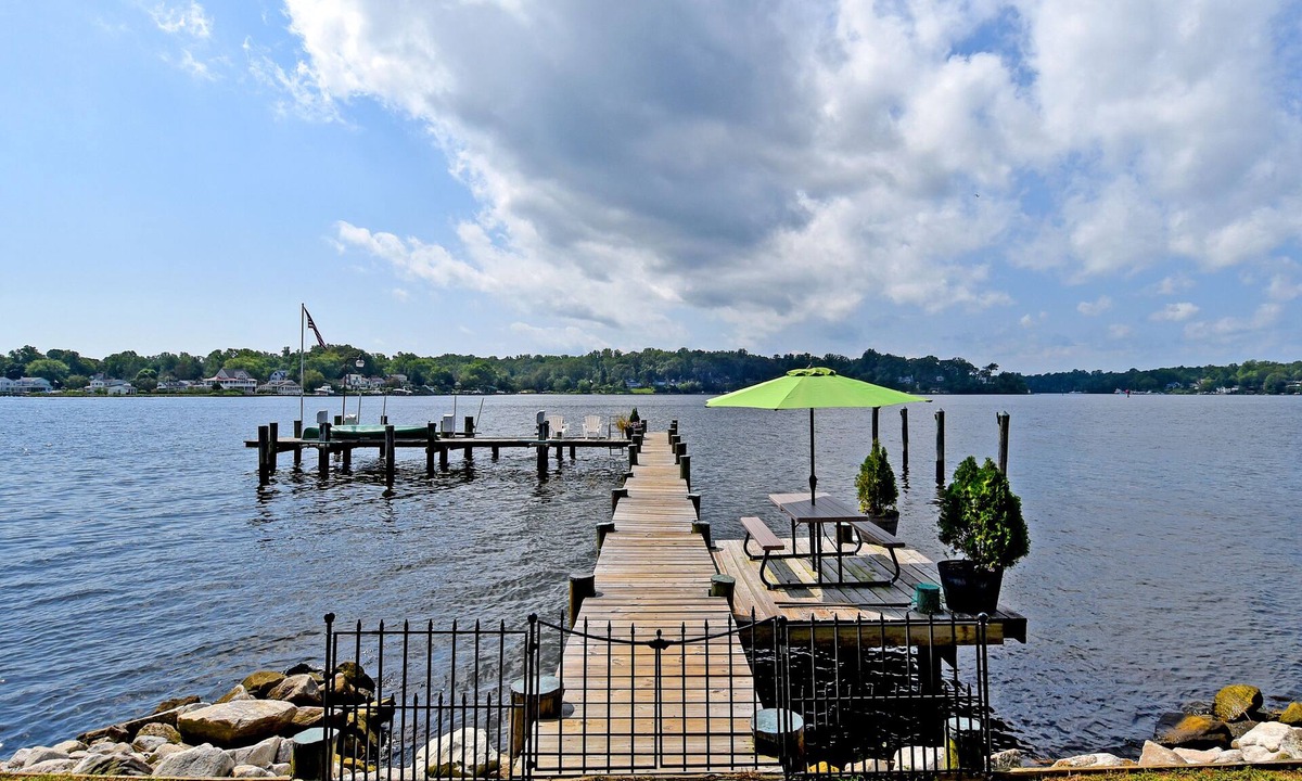 Cape St. John House | Waterfront Retreat in Riva· Pool, Pier & Kayaks · Sleeps 9 · 15 Min to Annapolis