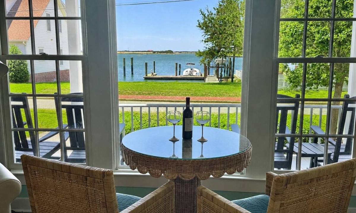 Morehead City Condo | Waterfront walks to downtown Beaufort! Wild horses, Global boats, Luxury sunsets