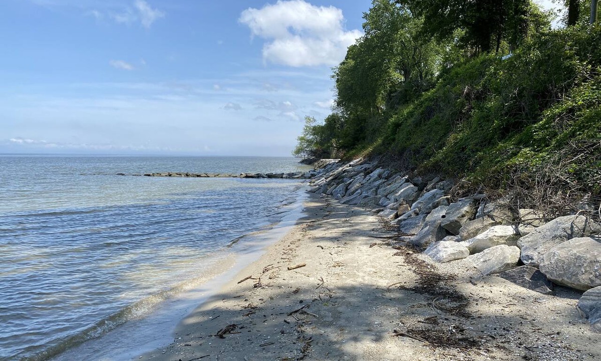 Calvert Beach-Long Beach House | Welcome to Hickory House on the Chesapeake Bay!