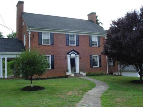Lynchburg House | Welcome to your private cozy suite #1 near LU, Stadium & general hospital