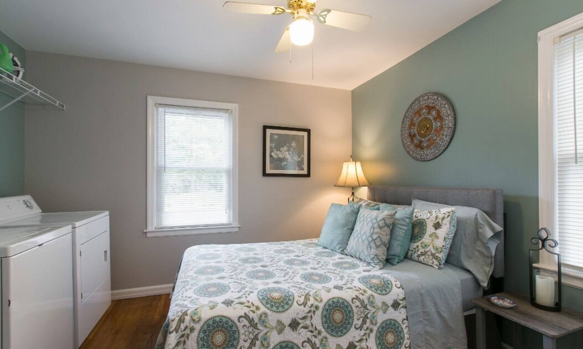 Oakley House | Wentworth Cottage 2 Miles From Biltmore Estate