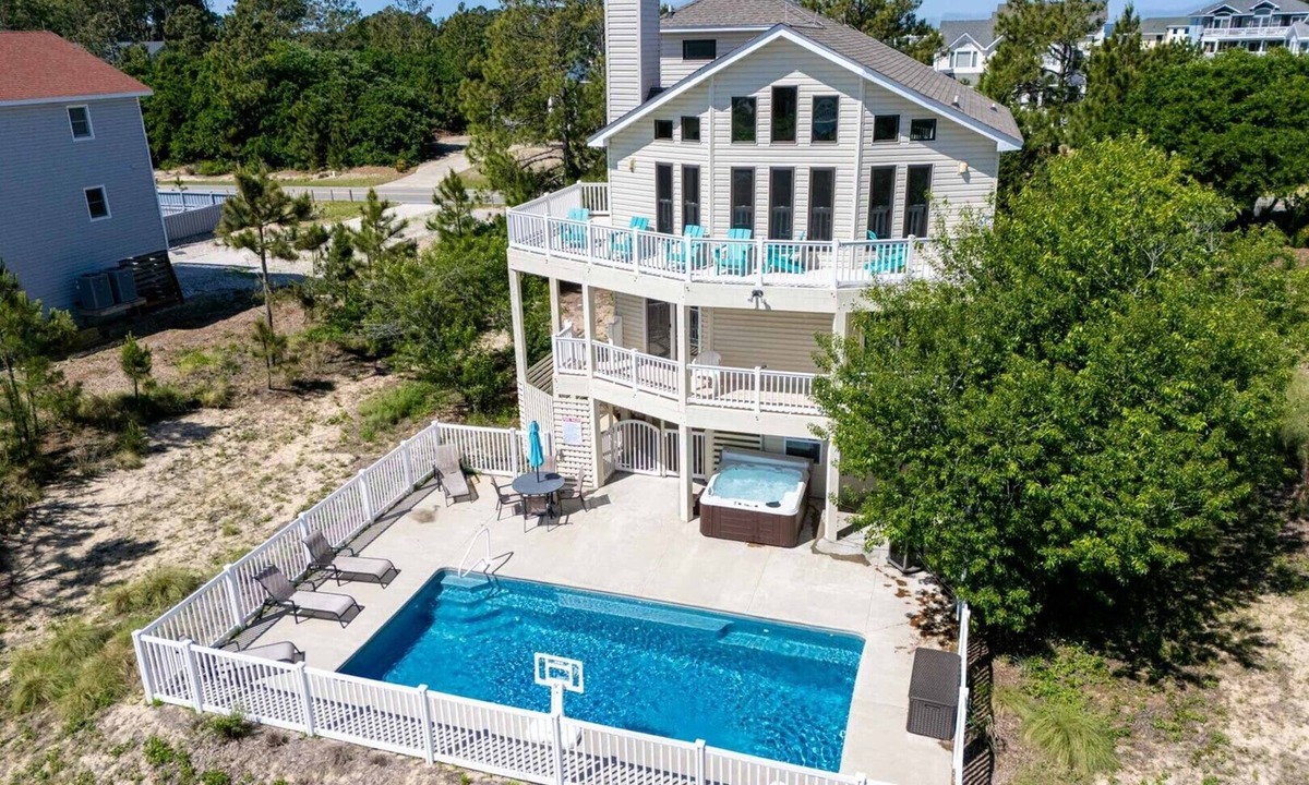 Whalehead Beach House | Whalehead with a Pool!