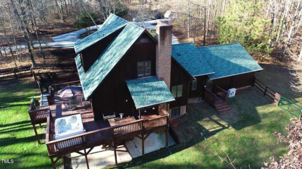 McLeansville House | Whisper Chalet Reunions Groups 20 Plus Guests