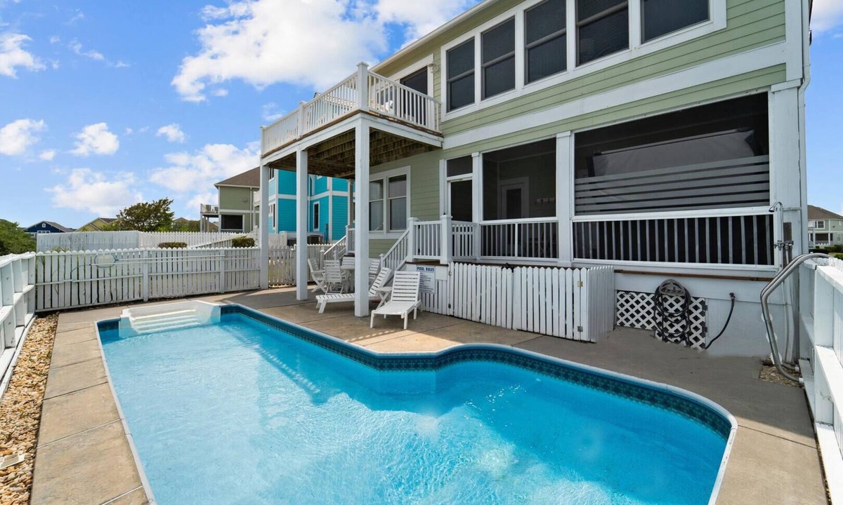 Corolla House | Why Knot 4 bedroom in The Currituck Club