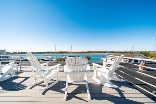 Morehead City House | Why Knot Getaway…Rooftop with WaterView! Unit E