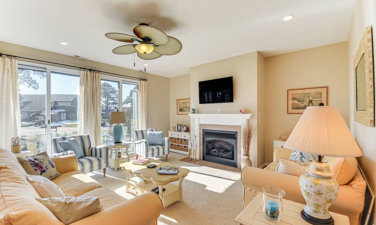 Westland House | Windmill Point' Home: Steps to Beach & Pier!