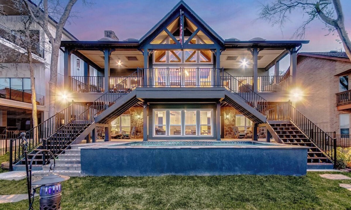 Walden on Lake Conroe House | Windswept · Lakefront Sunsets - Pool & Spa at Happy Place