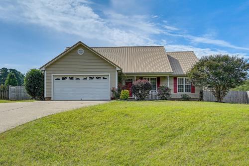Lexington House | Wine & BBQ Trail Fun: Home w/Hot Tub in Lexington