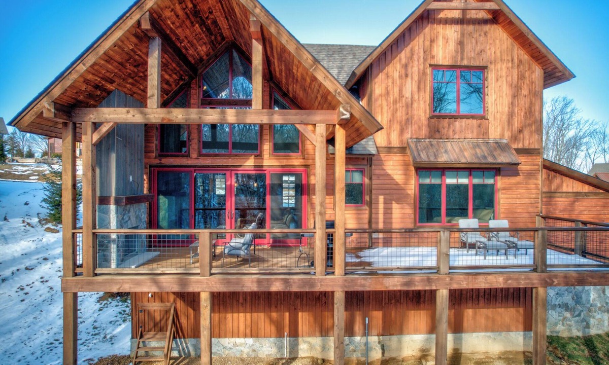 Elk Park Cabin | Winewood Haven at Eagles Nest - Fireplaces, King Ensuite, Firepit