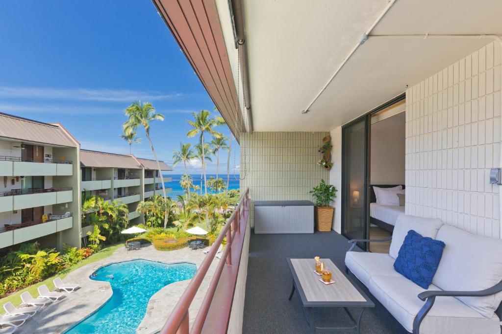 Kahaluu Bay Apartment | Winter Getaway - Prime Location - at Magic Sands Beach