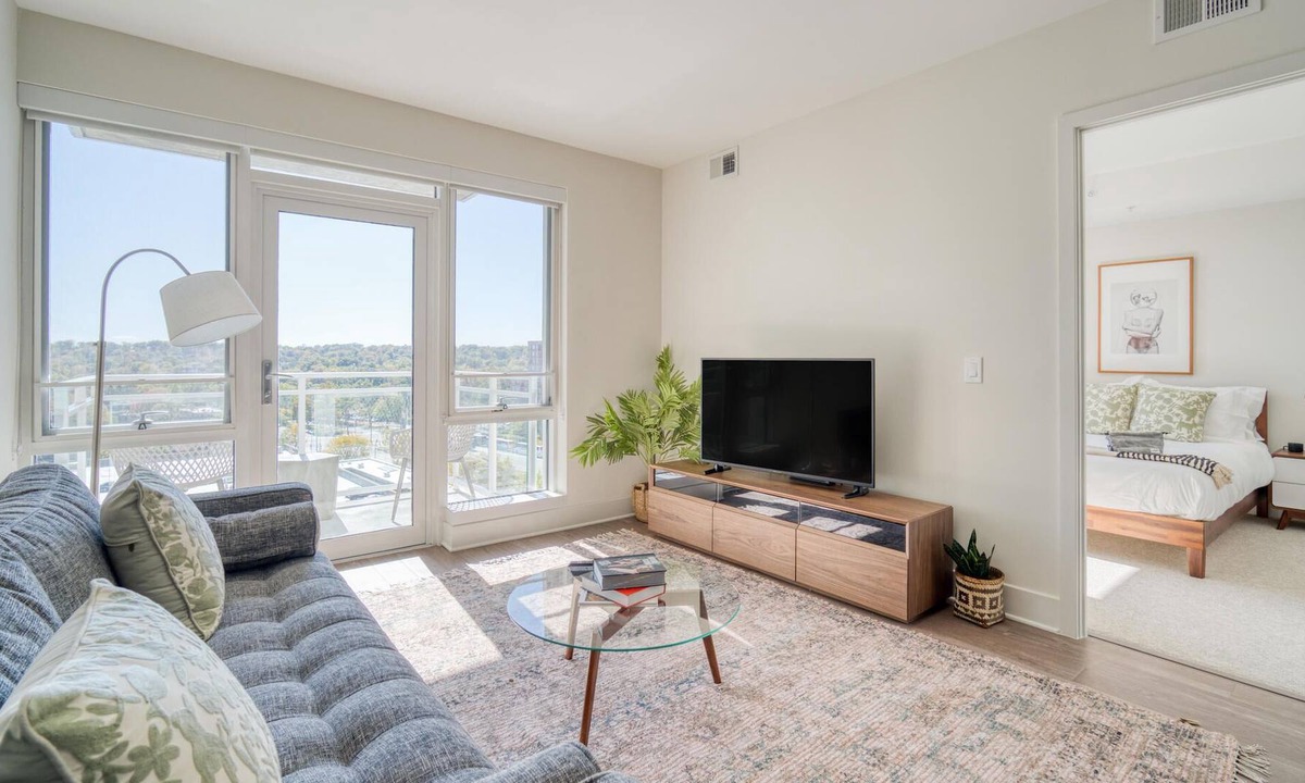 Pentagon City Apartment | Wonderful 1BR in Arlington, Pool + Pet-Friendly