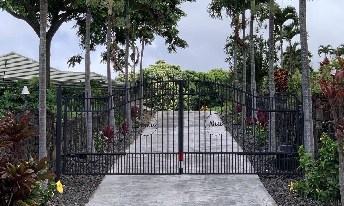 Holualoa House | Wow! Awesome Kailua Ocean View, Pool, and Convenient Too!