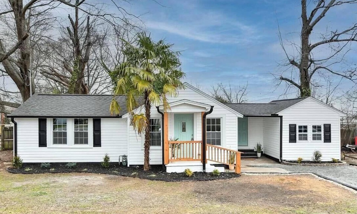 Judson House | Wowza Wilburn - 2 bedroom cutie near downtown GVL!