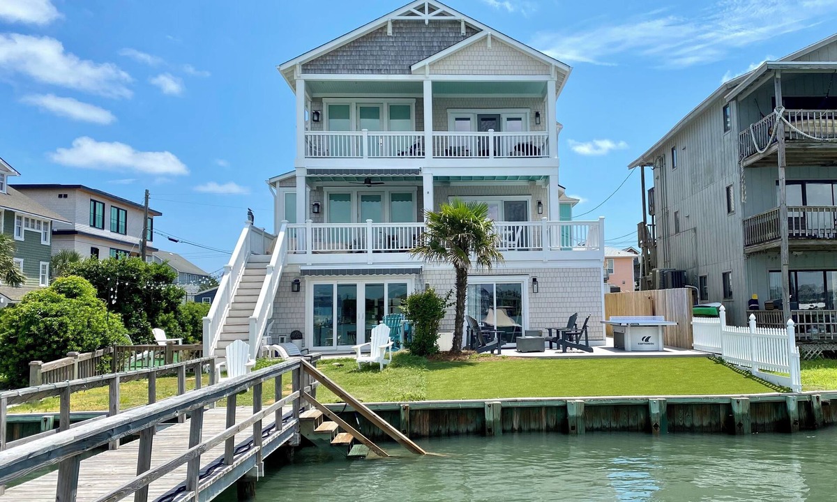 Wrightsville Beach House | Wrightsville Beach Sound- Short walk to beach and restaurants