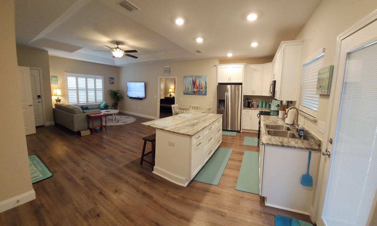 Freeport House | Your luxury suite in Choctaw Beach!