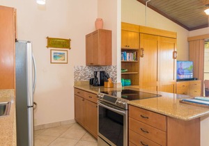 160 Ten Star Reviews out of 160, AMAZING, Maui Magic, A206 with AC, BEACHFRONT