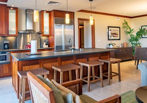 2 Bed, 2 Bath 5th Floor Villa Overlooking the Lagoon Pool by Ola (B-505)