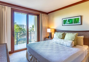 2 Bed, 2 Bath 5th Floor Villa Overlooking the Lagoon Pool by Ola (B-505)