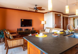 2 Bed, 2 Bath Ocean and Pool View Penthouse (O1001)
