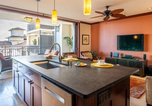 2 Bed, 2 Bath Ocean and Pool View Penthouse (O1001)