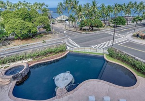 2 BR/2 BA Kona Coast Oceanfront Villa w/ Private Lanai, Walk to Beach