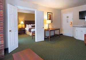 2-Star Hotel ∙ Best Western PLUS Governor's Inn Richmond
