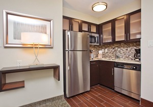 24 Hour Business Center + Heated Outdoor Pool | Close to Downtown Austin