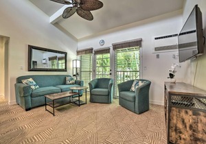 Alluring Lahaina Condo with Walkable Location!