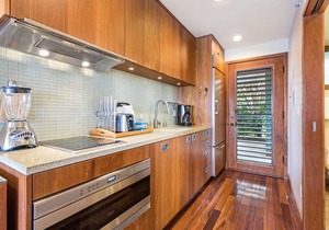 Aloha Condos, Napili Bay Resort, Condo 105, Beachfront