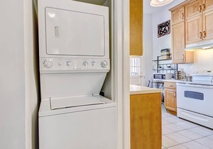 Amazing 1 Bed in Starland, Heated Pool Access