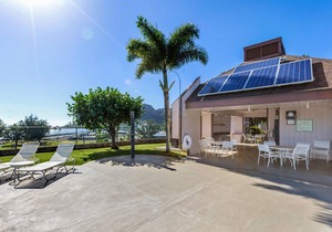 Banyan Harbor Resort #C33, Walk to Beach, Wifi, AC, Pool, Parking, Laundry