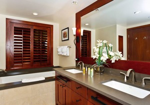Beach Villa Penthouse 2 Bed, 2 Bath Oceanview (O-1004)