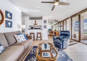 Beachfront Condo W/Unbeatable Ocean Views! Floor To Ceiling Windows & Lanai!