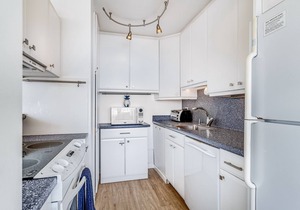 Beachfront Condo W/Unbeatable Ocean Views! Floor To Ceiling Windows & Lanai!