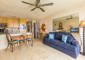 Beachfront Condo with Stunning Ocean Views Al Fresco Dining and Pool Access
