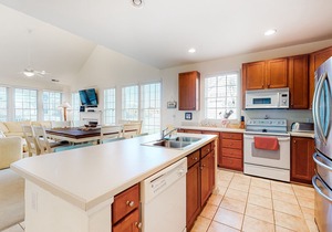 Bear Trap Dunes townhouse w/balcony, free WiFi, gym, and private gas grill