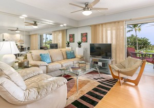 BEAUTIFUL 2 BEDROOM, 2 BATHS END UNIT ON GOLF COURSE WITH OCEAN VIEWS